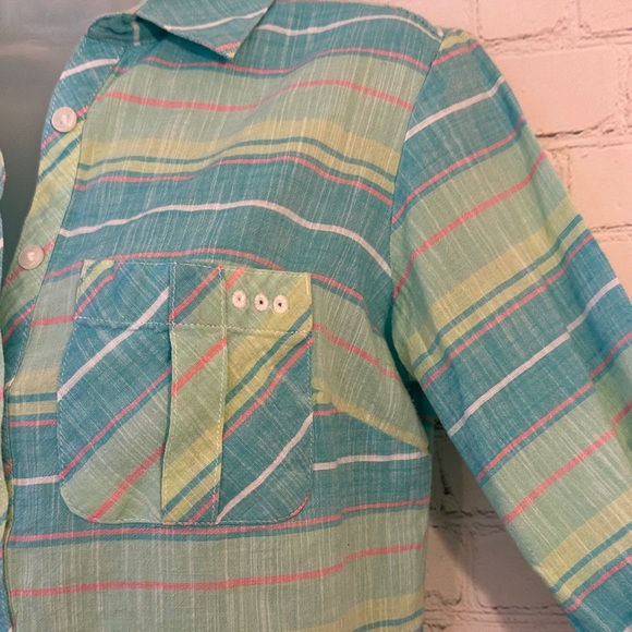 Columbia PFG Plaid Button-Up Women's Top - Picture 4 of 11